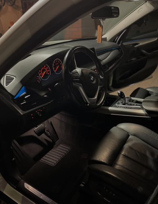 BMW X5 automobilio valymo darbai